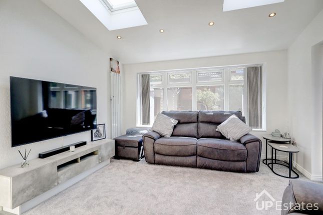 10, Wentworth Drive, Coventry photo 3