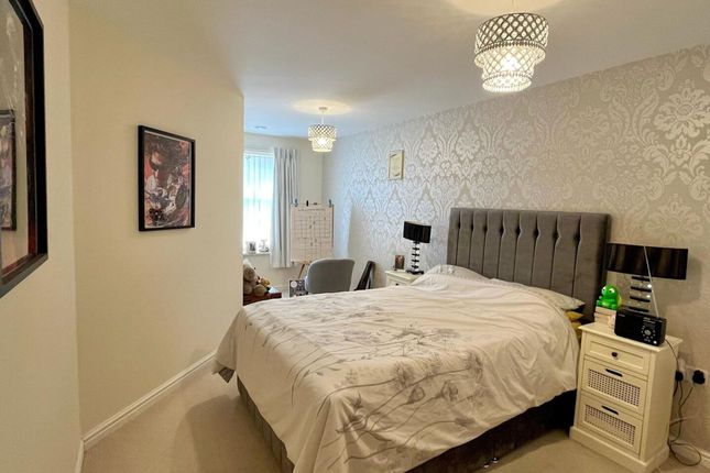 14 Harbour Lights Court North Quay, Weymouth photo 2