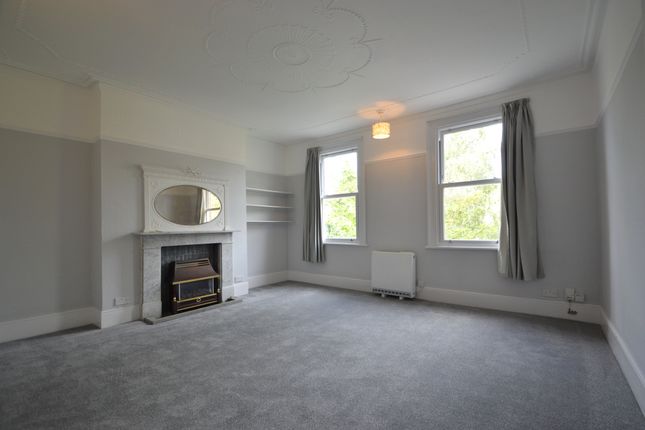 Flat 3, 39, The Avenue, Surbiton photo 2