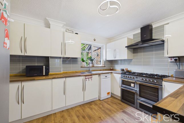 26 Broadhurst Drive, Ashford photo 2