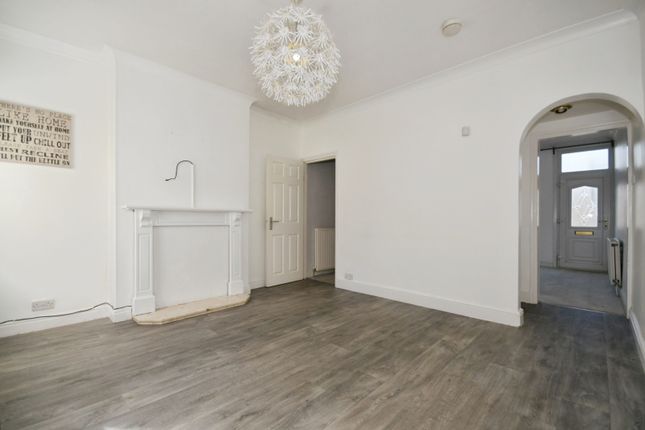 12, Station Lane, Chesterfield photo 4