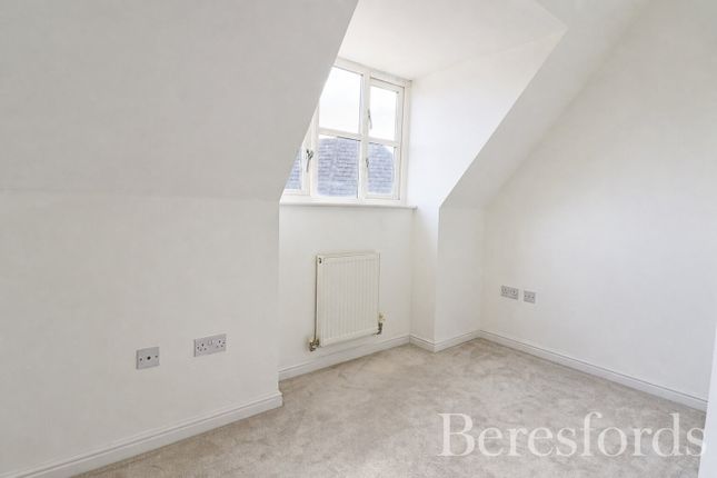 9, White Hart Way, Essex photo 4