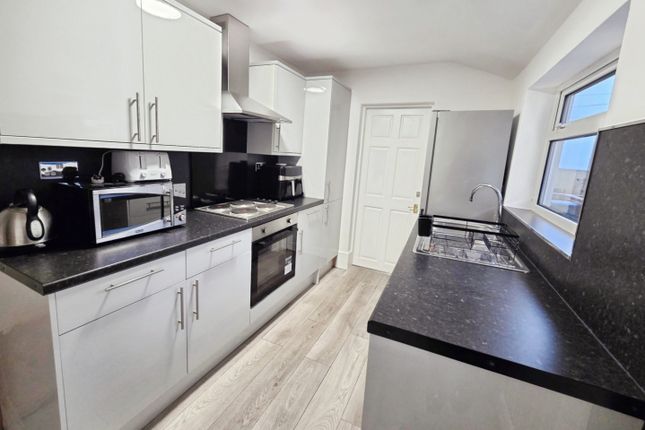 7, Cooperative Terrace, Stanley, Crook photo 4