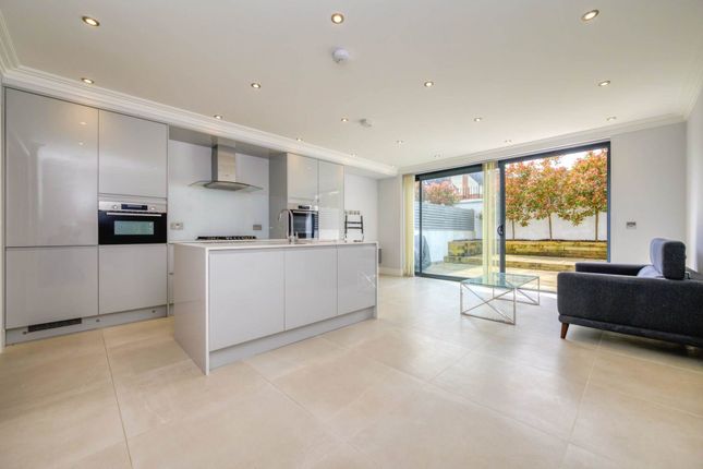 Flat for sale in Peppard Road, Sonning Common, South Oxfordshire