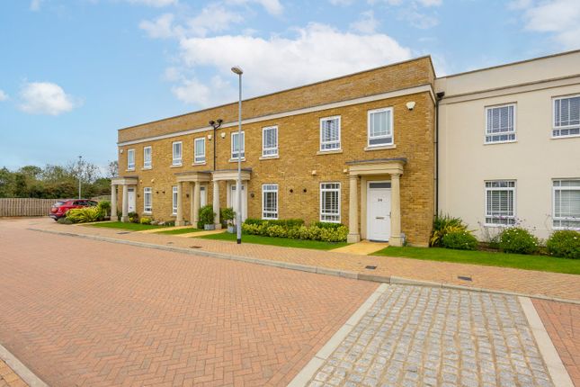 26, Hurricane Way, Folkestone photo 2