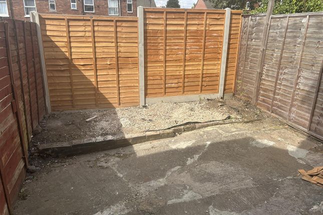 24, St Georges Place, Radford Avenue, Kidderminster photo 4