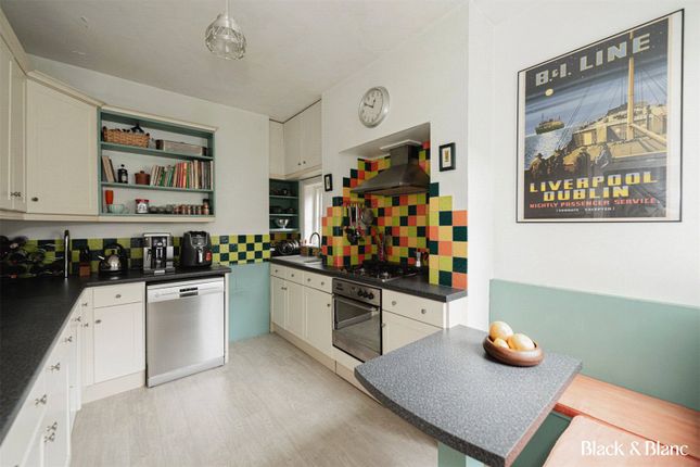 10, Chisholm Road, Croydon photo 4