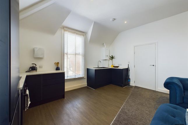 Flat to rent in St. Davids Hill, Exeter