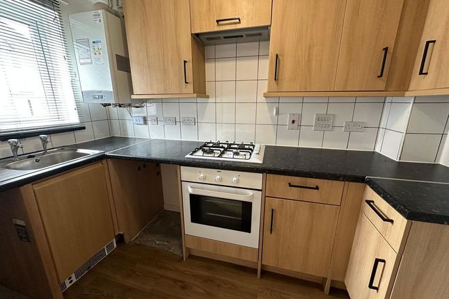 34, Fleetwood Gardens, Plymouth photo 3