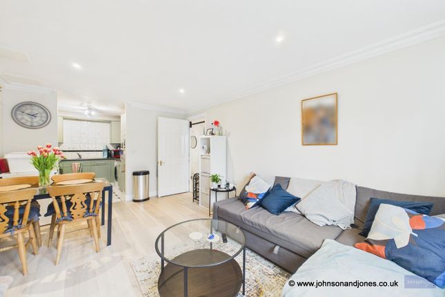 86, Meadow View, Chertsey photo 3
