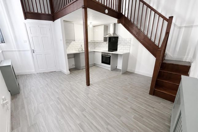 Flat 3, Alexandra Mews, Alexandra Road, Sheerness photo 4