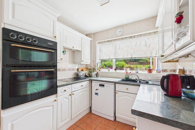 28 Princes Street, High Wycombe photo 4