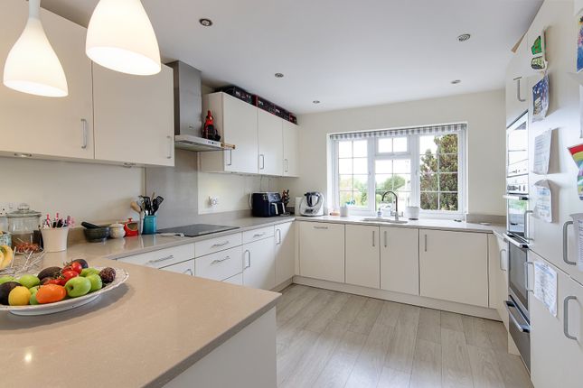6, Stapleford Court, Kent photo 4