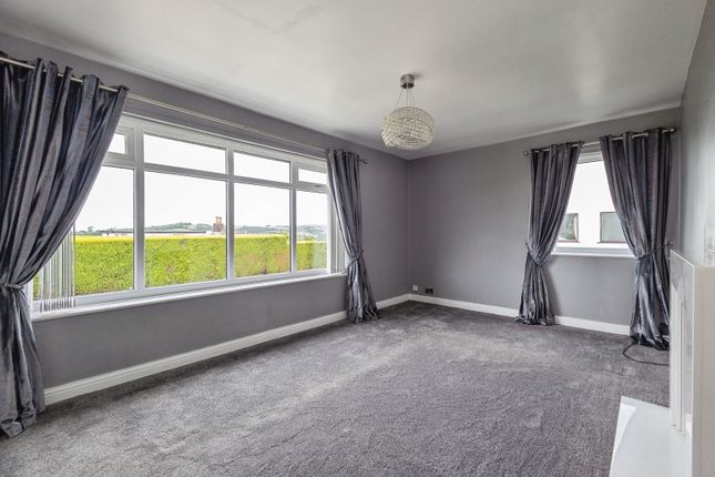 8, Fern Crescent, Greater Manchester photo 4