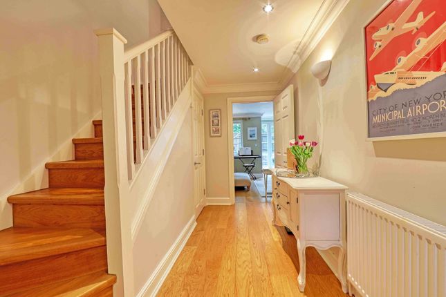 8 East Arms Place, Maidenhead photo 2