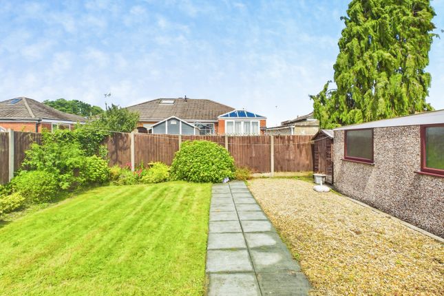 32, Hyacinth  Close, Haydock photo 2
