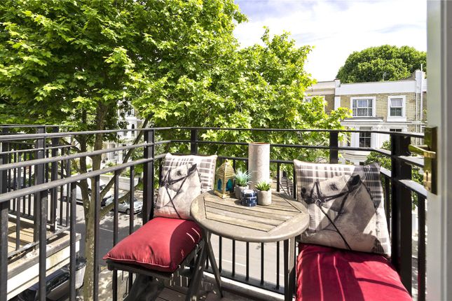 Flat for sale in Russell Road, London