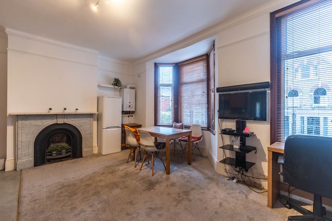 32D Bellevue Road, London photo 4