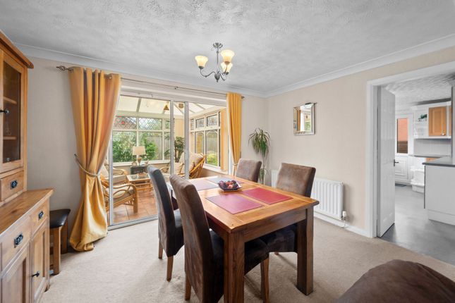 9 Shropshire Close, Warrington photo 3