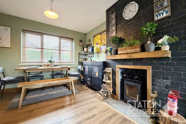 2 Pine Grove, Nottingham photo 3