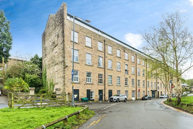 Thumbnail Flat for sale in Wedneshough Green, Hyde