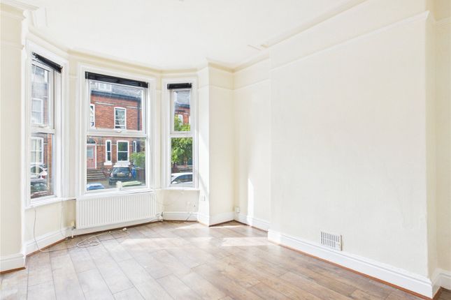 5, Warwick Road, Manchester photo 4