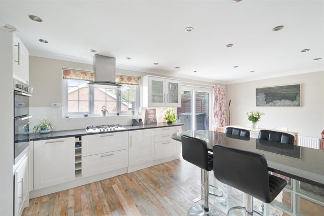 12, Roundwood Way, Banstead photo 2