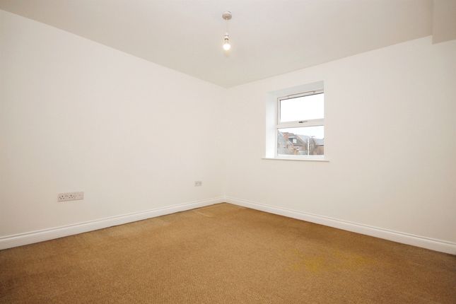 Flat for sale in Chestnut Field, Rugby