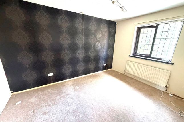 38, Snapdragon Drive, Walsall photo 5