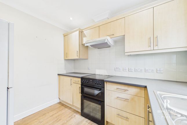 Flat 11, Farmstead Court, Wallington photo 2
