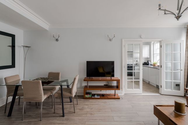 Flat 12, York Place Mansions, London photo 2