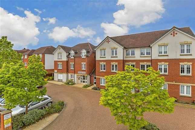 Flat for sale in Prices Lane, Reigate, Surrey