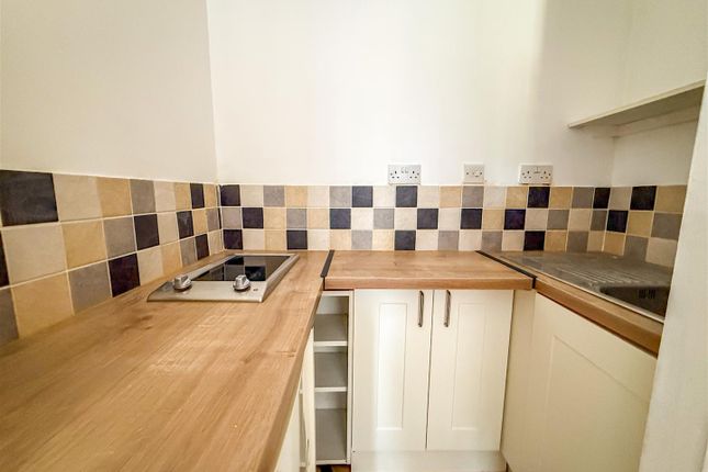 108, The Lodge, Hall Crescent, Holland-On-Sea photo 3