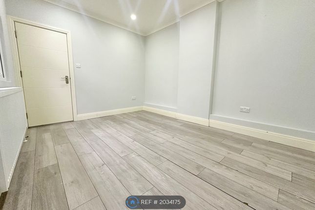 Thumbnail Flat to rent in Downham Way, Bromley