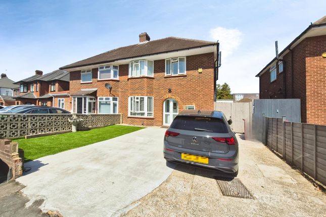 3-bed house on 15, The Glen, Berkshire, £2,800/mo