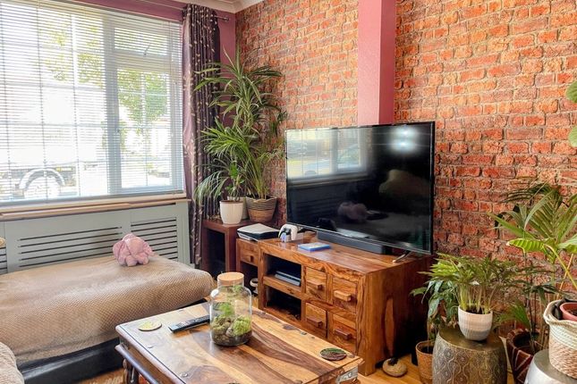 12, Summerfield Gardens, LOWESTOFT photo 3