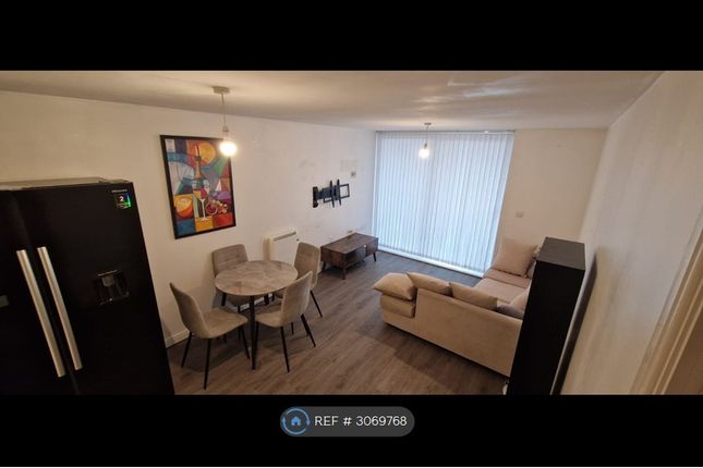Flat, Berberis House Highfield Road, Feltham photo 2