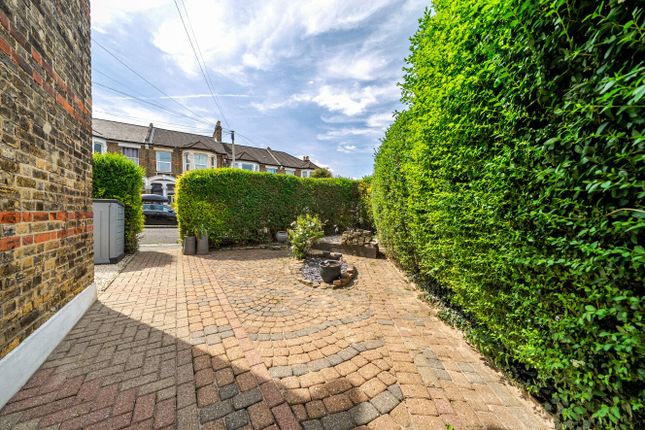 106B,, Mount Pleasant Road, London photo 3
