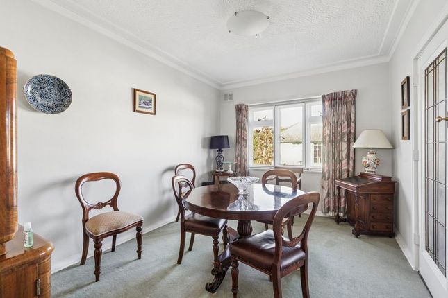 Elm Park Court,Flat 33, Elm Park Road, Pinner photo 4