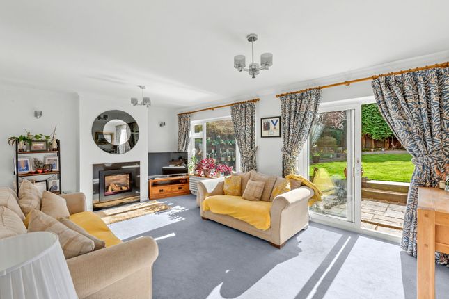 12, Dovecote, BUCKINGHAMSHIRE photo 3