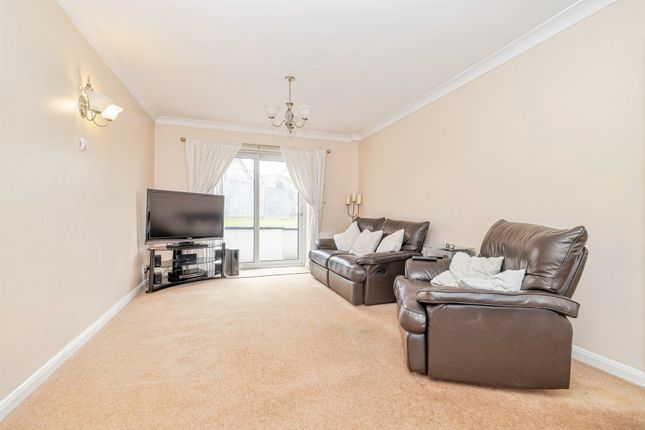 112, Northwick Road, Watford photo 2