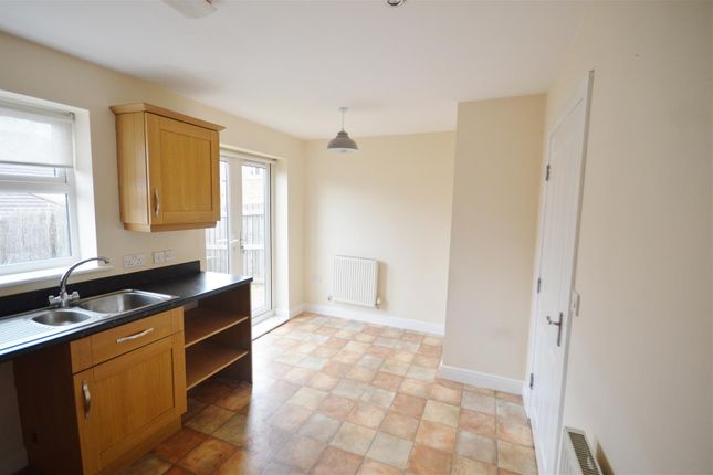 7, Windhill Rise, Barnsley photo 2