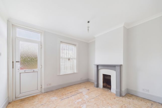 7, King Edward Road, Greenhithe photo 2