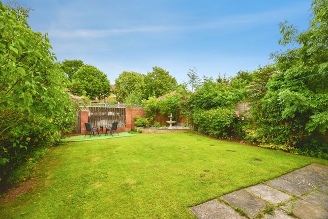 20, Swallowfields, Middlesbrough photo 4