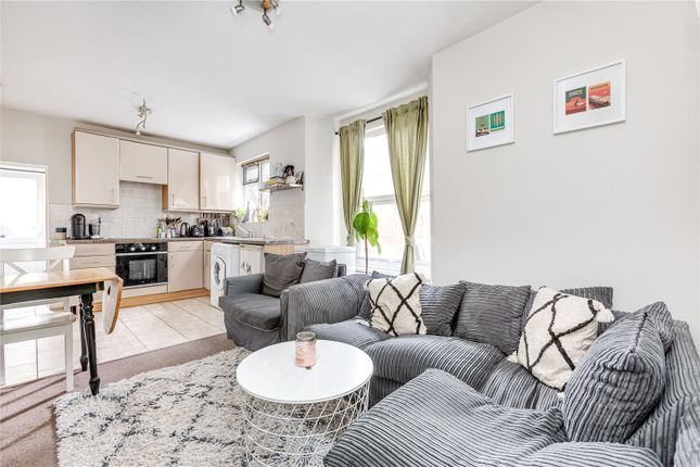 Thumbnail Flat to rent in Parma Crescent, Clapham Junction