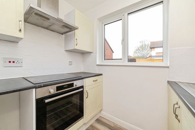 12, Swift Close, LETCHWORTH GARDEN CITY photo 2