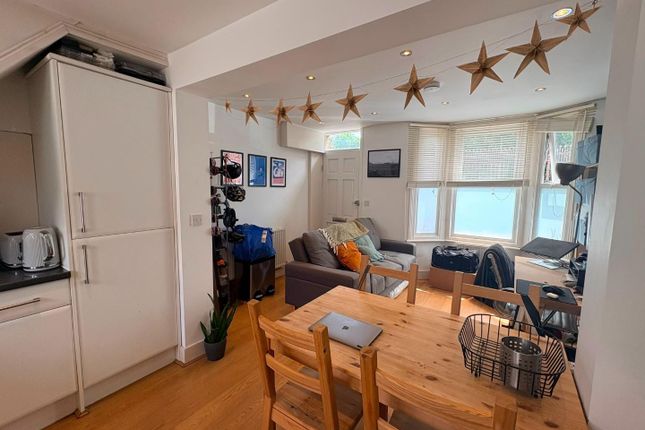 6, Robson Road, London photo 2