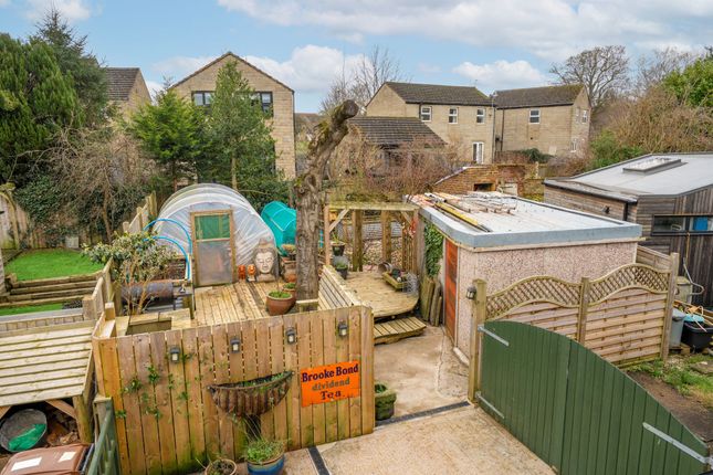 16 Hollins Lane, Harrogate photo 3