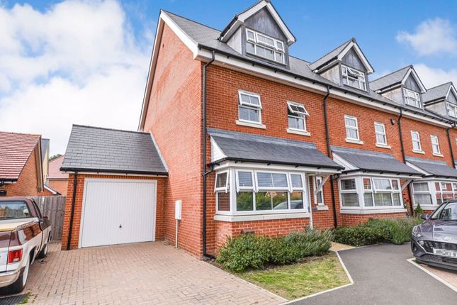 Thumbnail Semi-detached house for sale in Baker Close, Lovedean