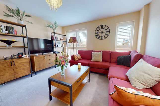 21, Hythe Crescent, Ashford photo 2